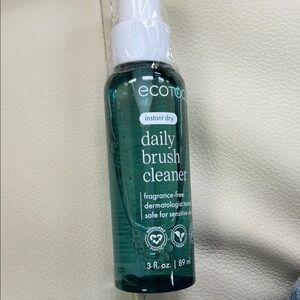 Ecotools Instant Dry Brush Cleaner in Teal